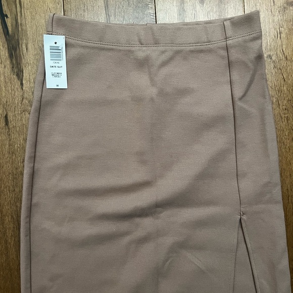 NWT Aritzia date slit skirt - Picture 3 of 3